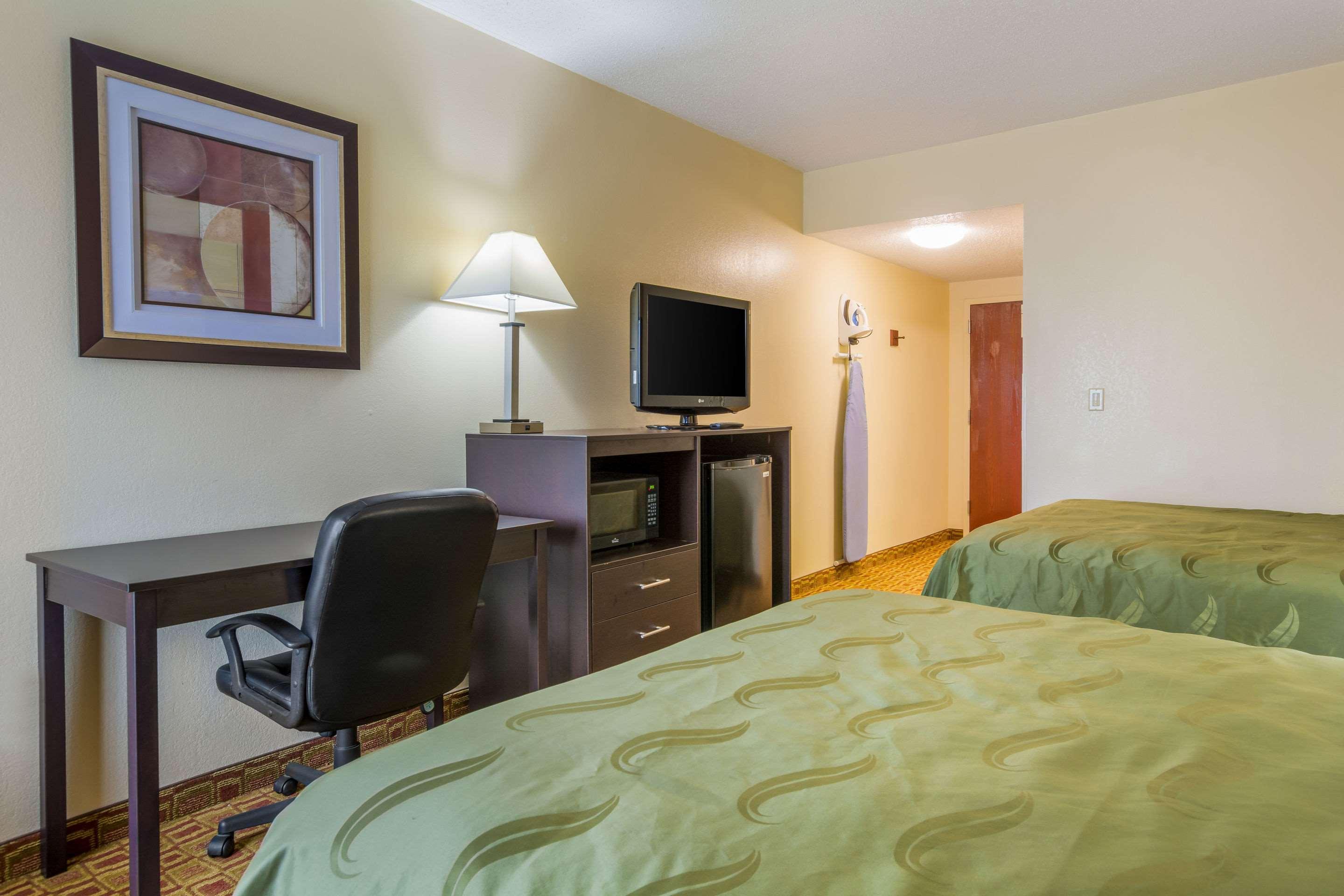 Quality Inn & Suites Sellersburg Eksteriør bilde