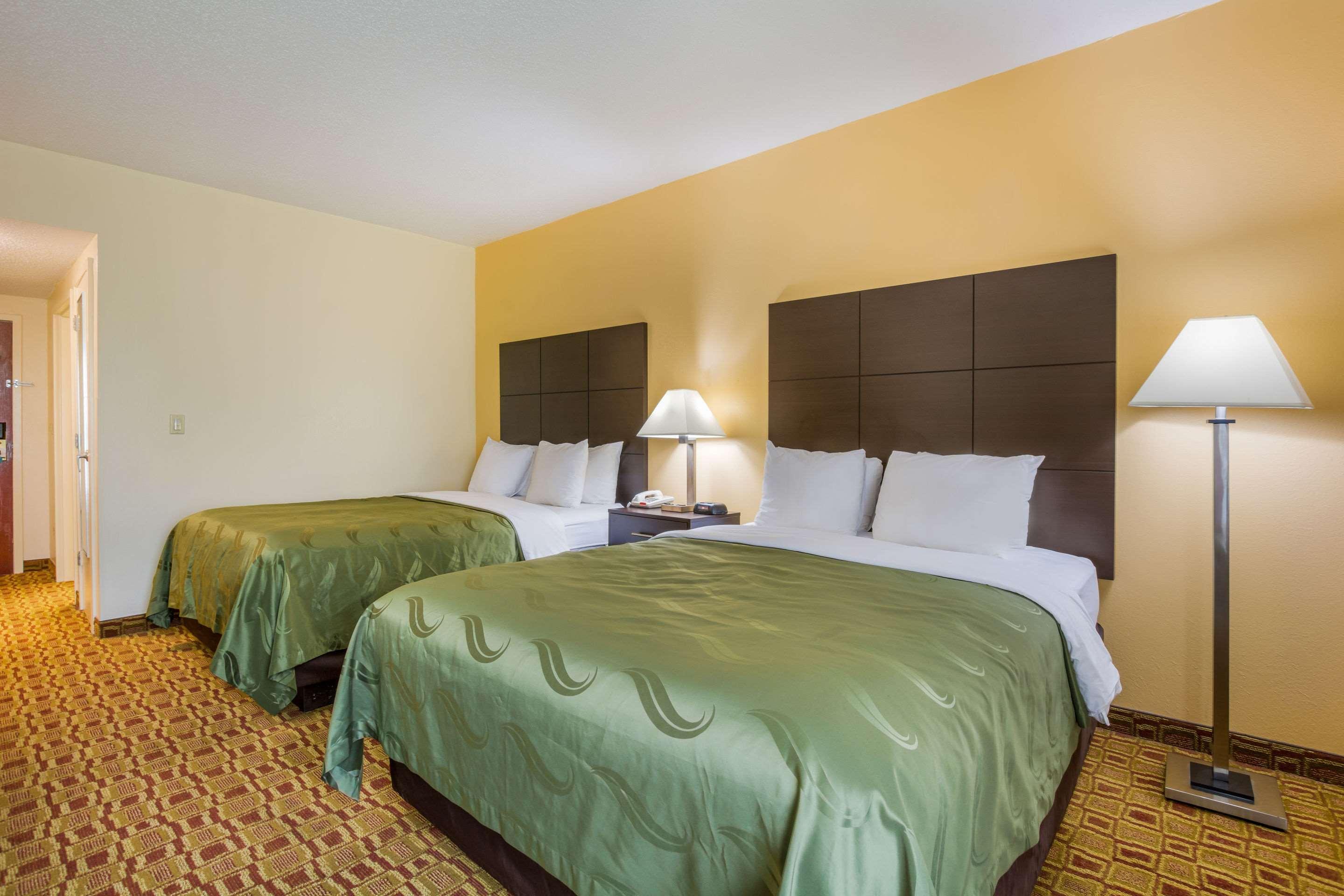 Quality Inn & Suites Sellersburg Eksteriør bilde