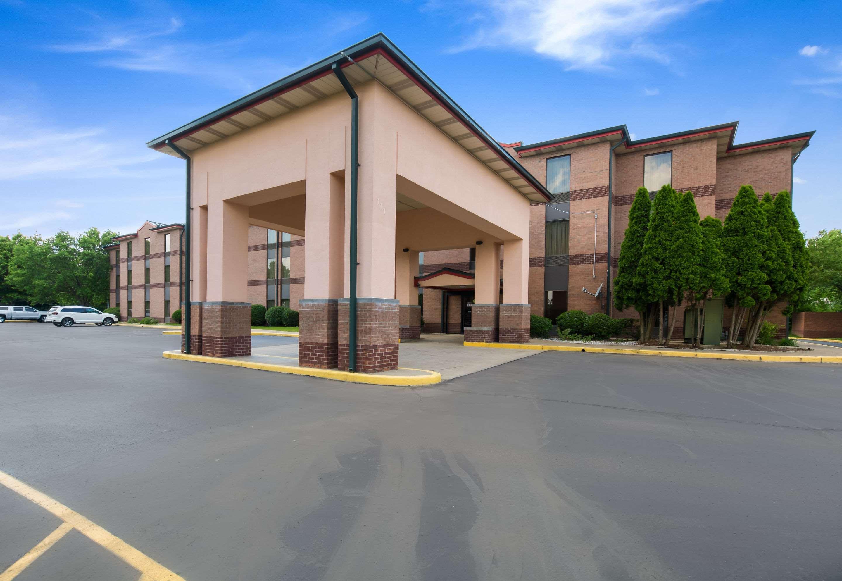 Quality Inn & Suites Sellersburg Eksteriør bilde