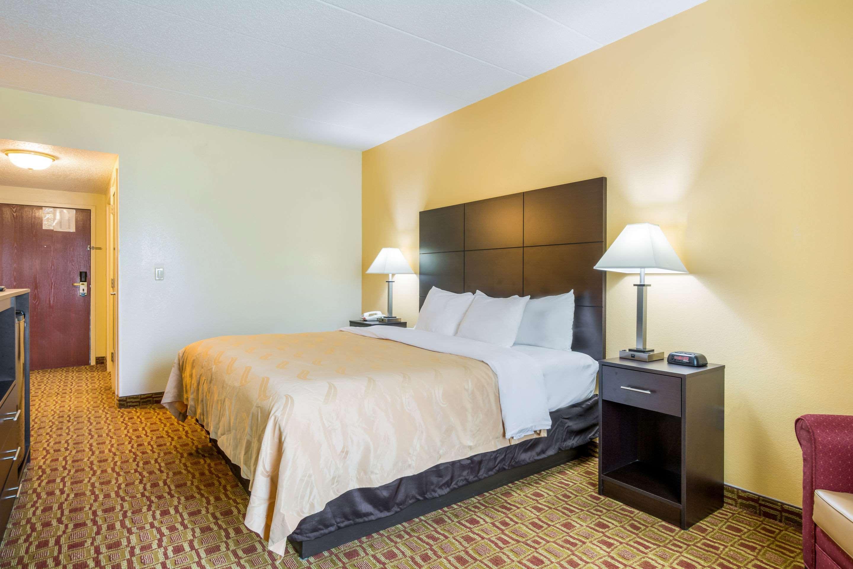 Quality Inn & Suites Sellersburg Eksteriør bilde