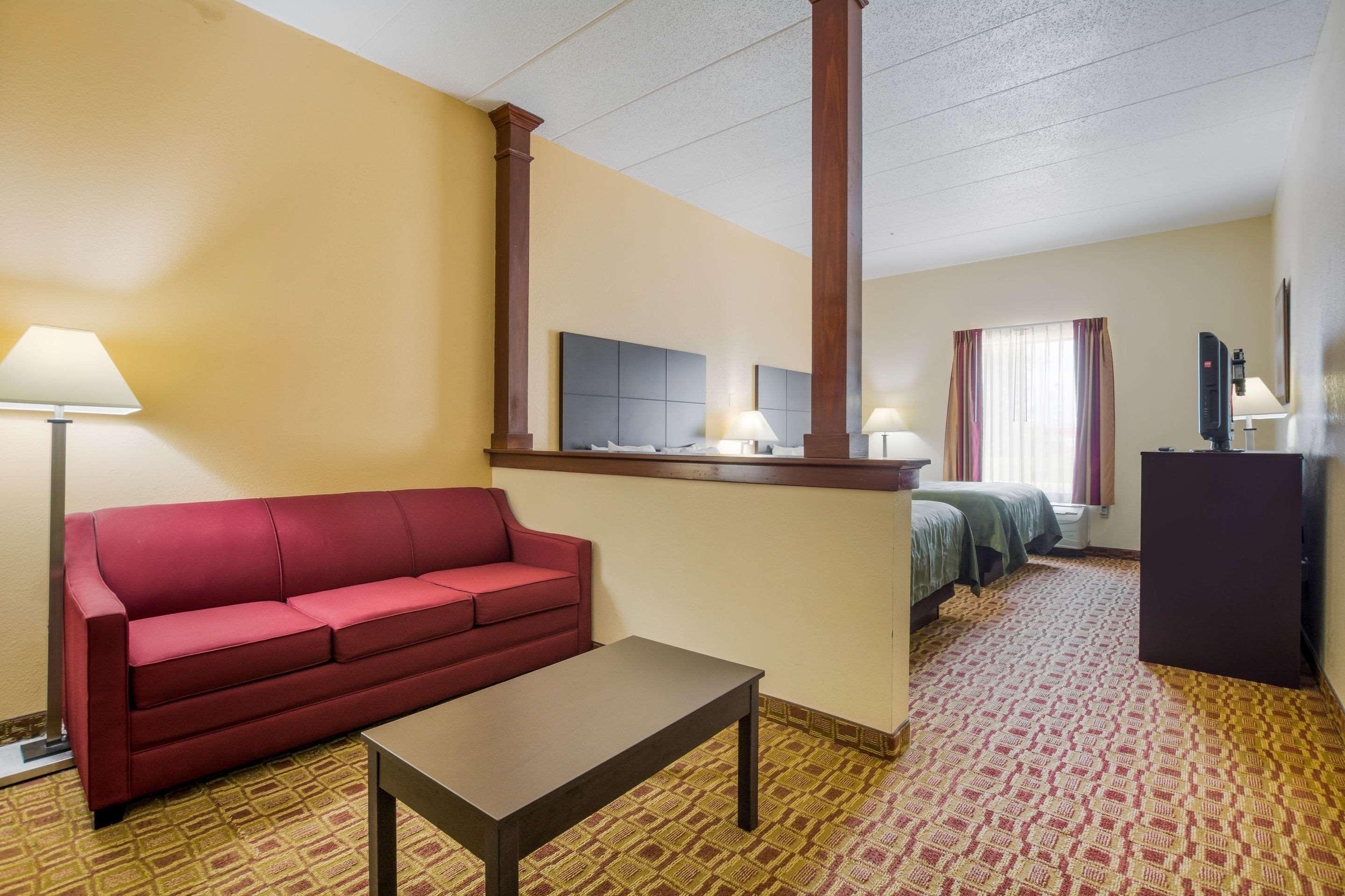 Quality Inn & Suites Sellersburg Eksteriør bilde