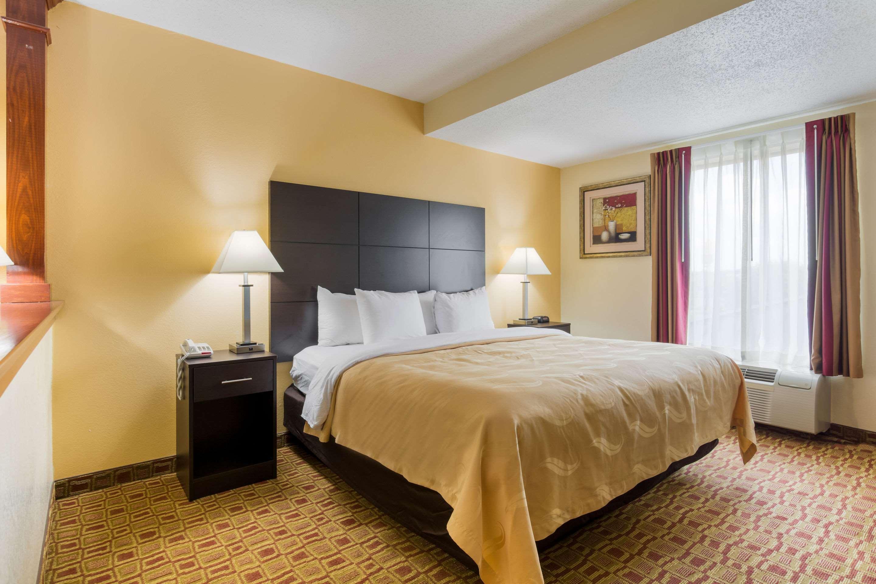 Quality Inn & Suites Sellersburg Eksteriør bilde
