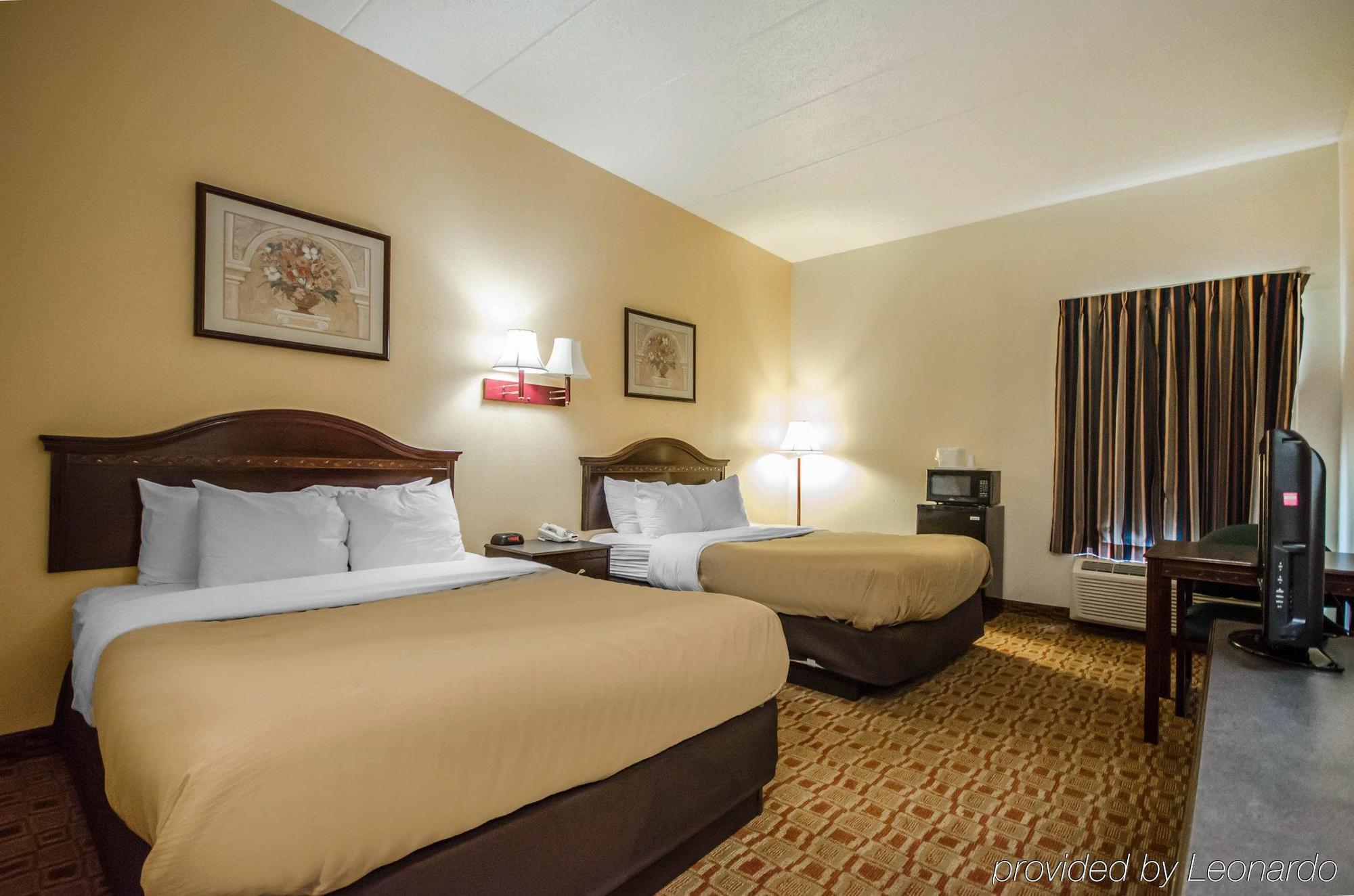 Quality Inn & Suites Sellersburg Eksteriør bilde
