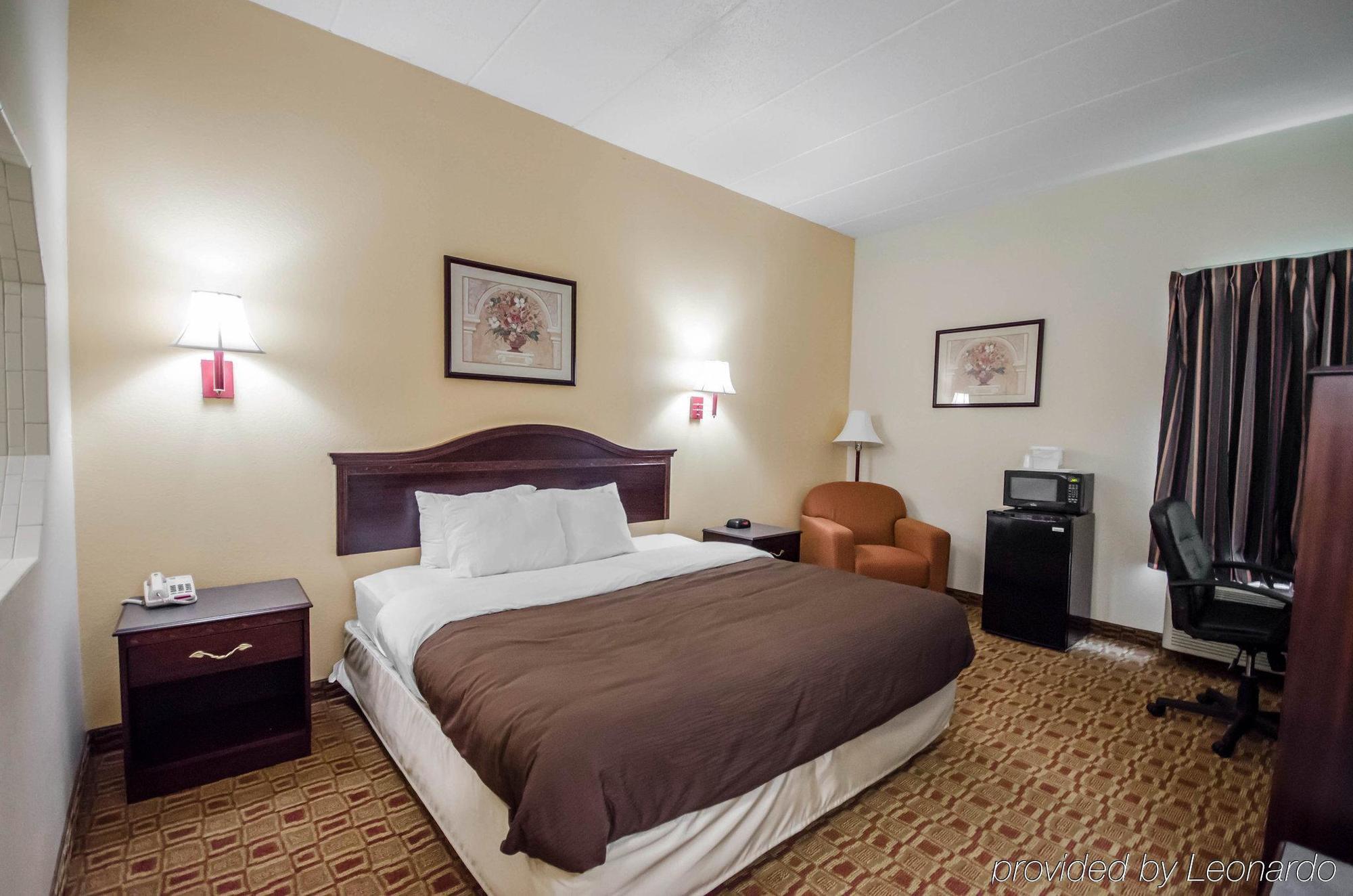 Quality Inn & Suites Sellersburg Eksteriør bilde