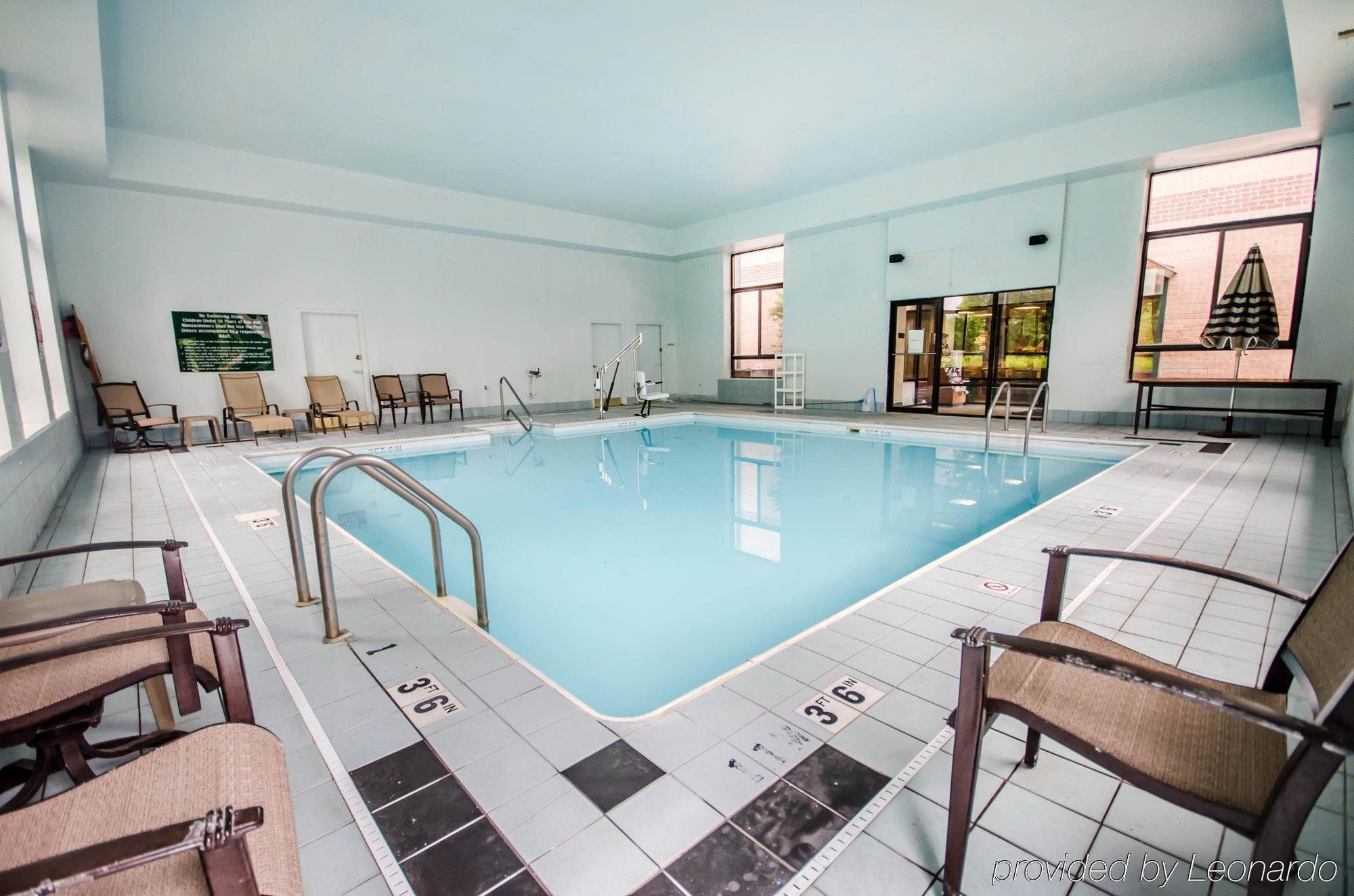Quality Inn & Suites Sellersburg Eksteriør bilde