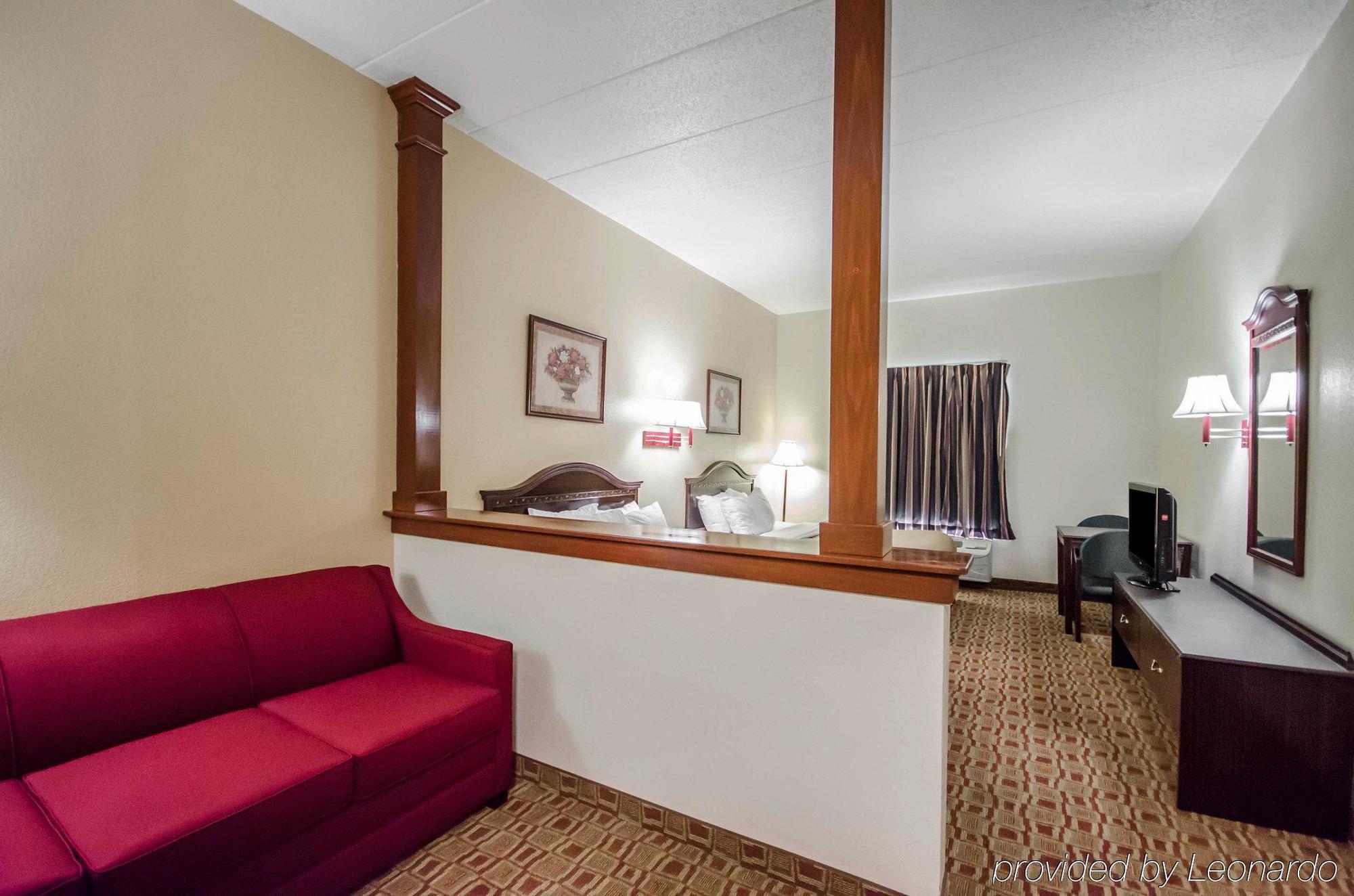 Quality Inn & Suites Sellersburg Eksteriør bilde